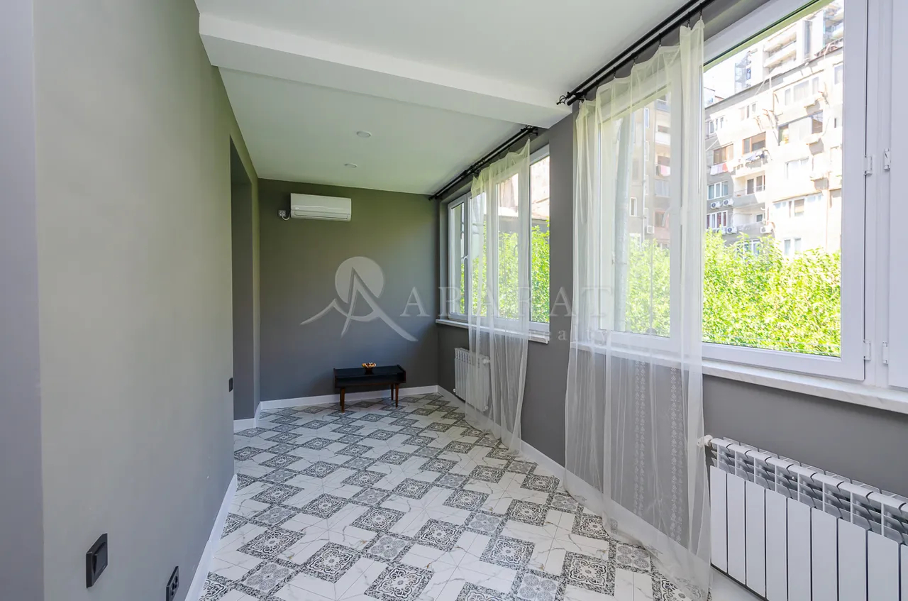 3 bedroom apartment for sale خیابان ساریان, مرکز شهر ایروان, 161881