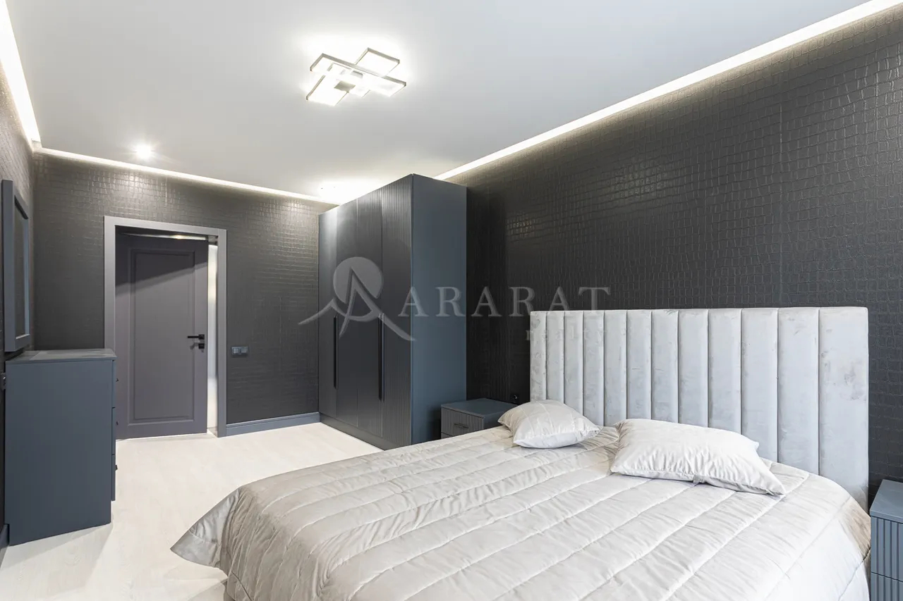 3 սենյականոց բնակարան  Վարդանանց փող, Կենտրոն Երևան, 159334