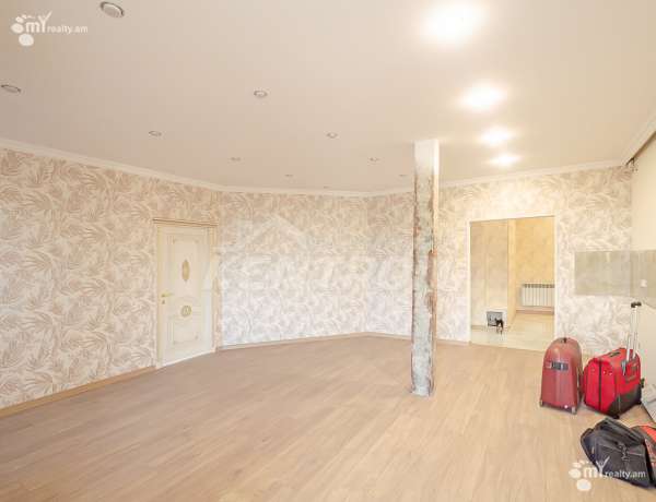 3-senyakanoc-bnakaran-vacharq-Yerevan-Center