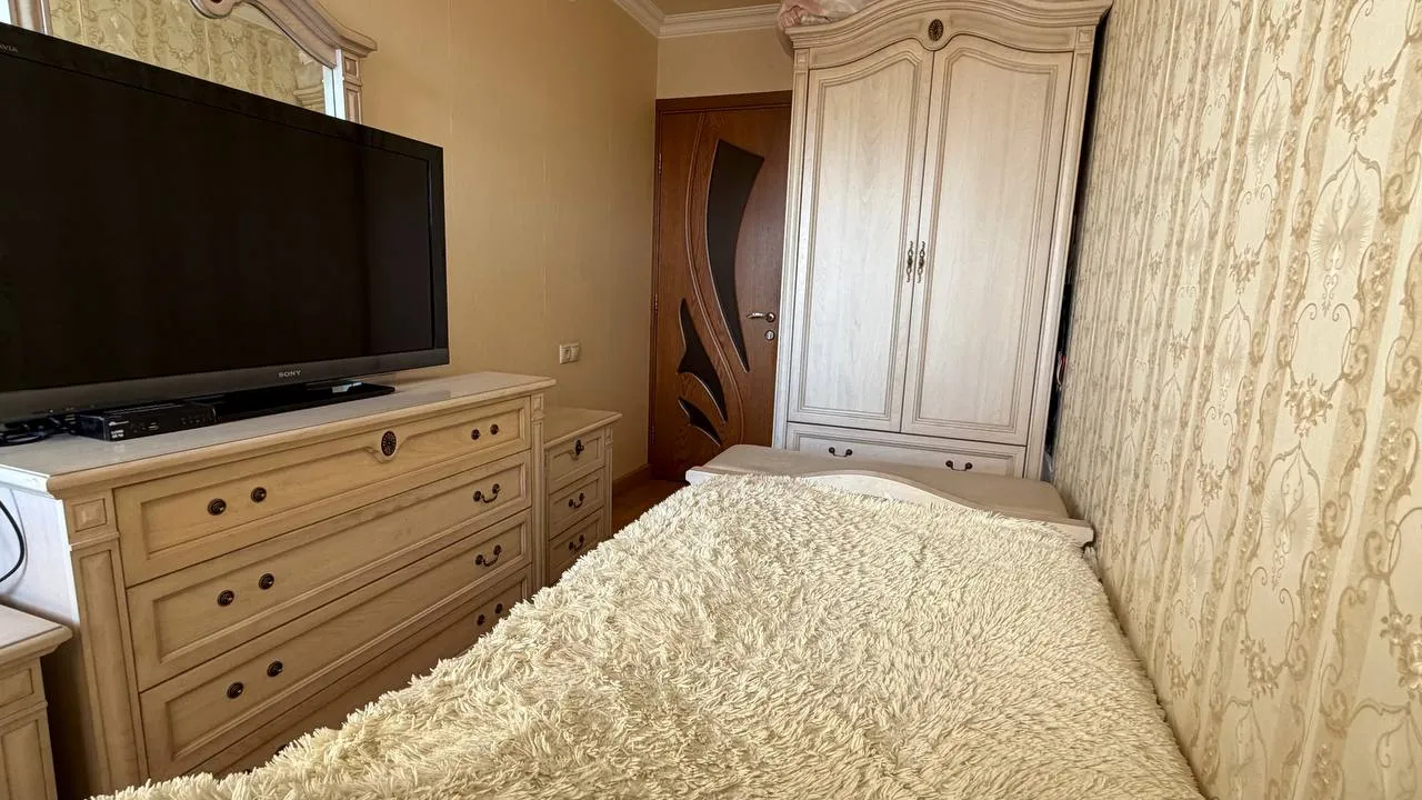 3 bedroom apartment for sale خیابان اِ. کوچار, مرکز شهر ایروان, 161131