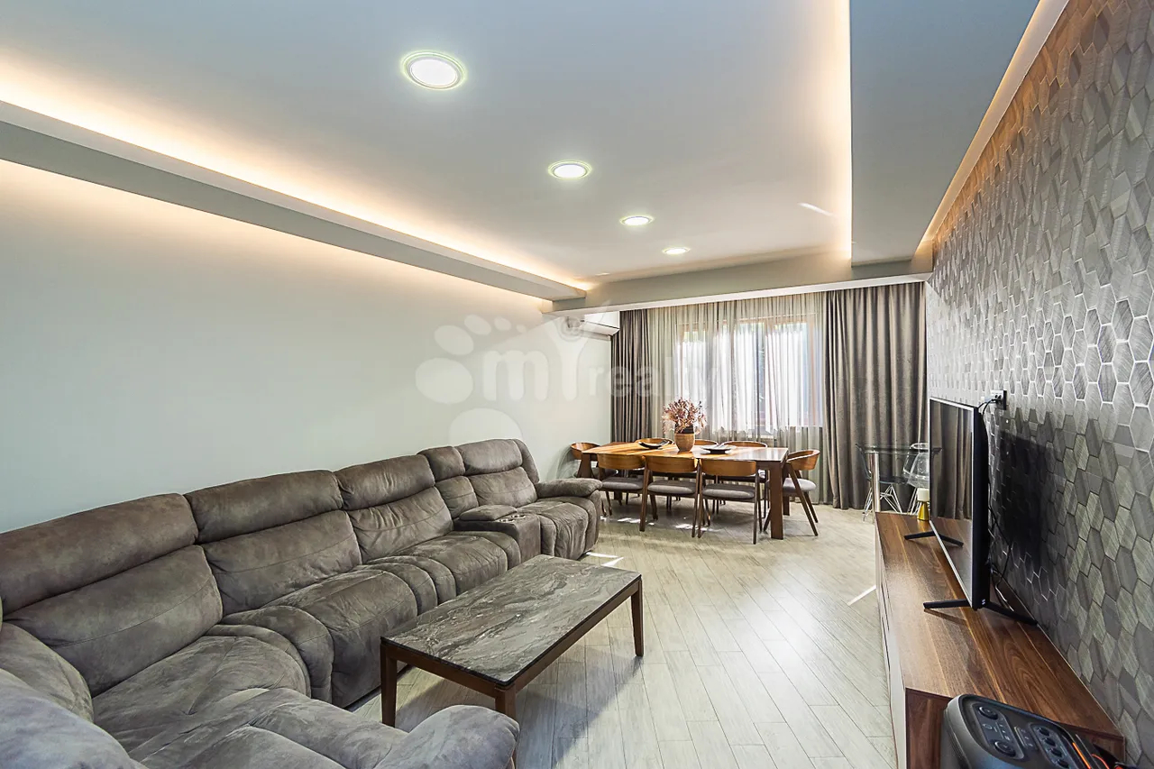 4 bedroom apartment for sale Paronyan St, Center Yerevan, 161626