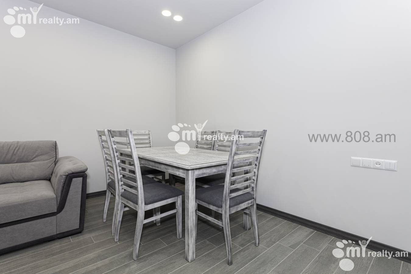 2 սենյականոց բնակարան  Մաշտոցի պող, Կենտրոն Երևան, 126469