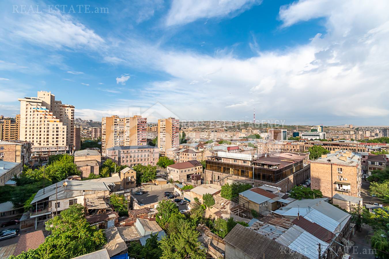 2 սենյականոց բնակարան  Պարոնյան փող, Կենտրոն Երևան, 135366