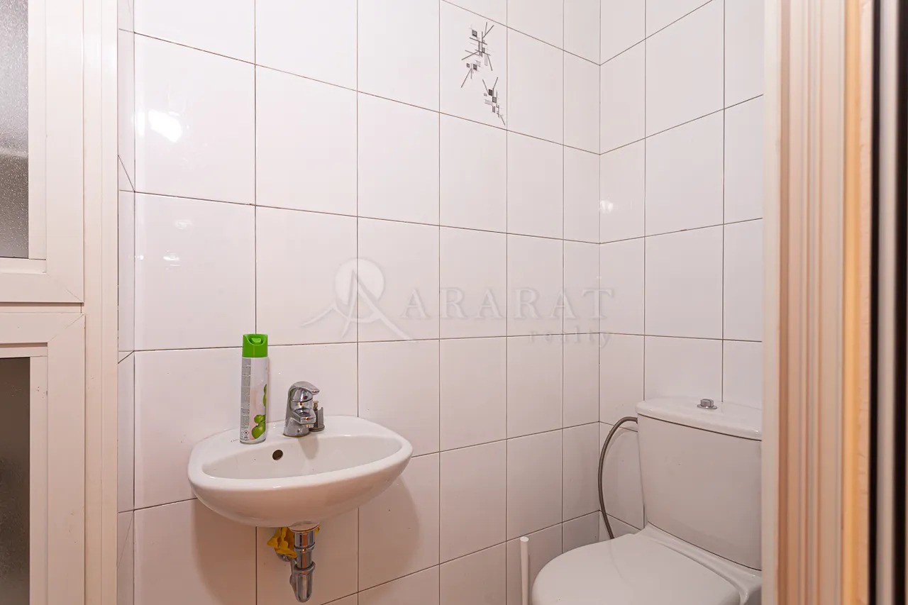 4 bedroom apartment for sale خیابان خانجیان, مرکز شهر ایروان, 161921