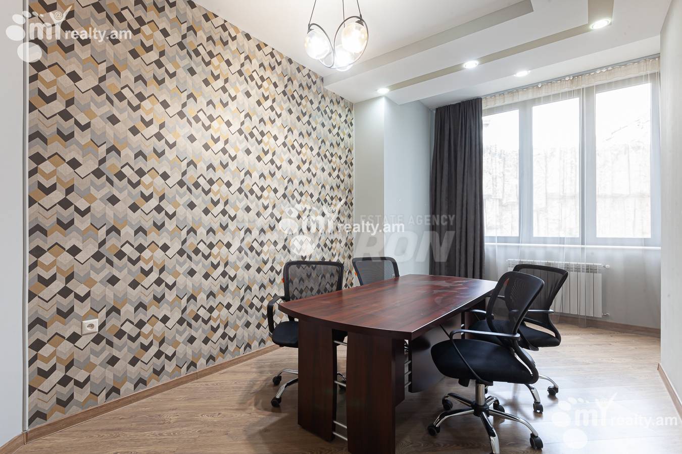 4 bedroom apartment for sale خیابان آنتارایین, مرکز شهر ایروان, 155469