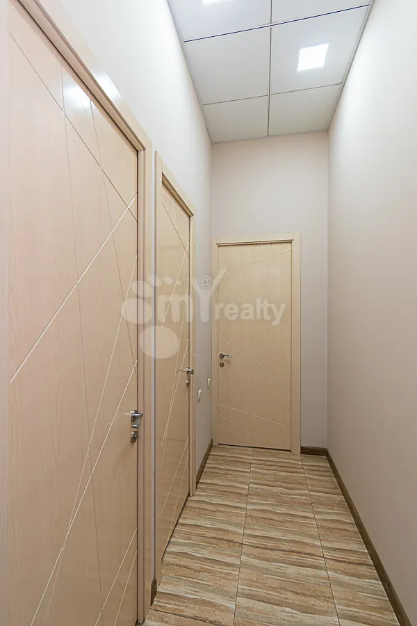 Купить 3 комнатную квартиру Паронян ул, Центр Ереван, 159744