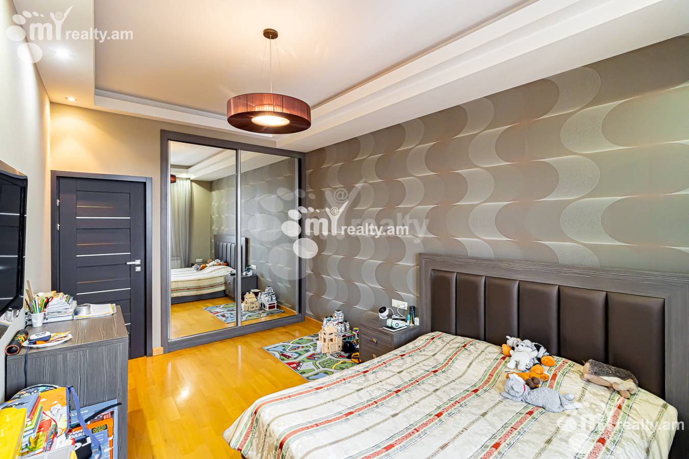 3 bedroom apartment for sale Ler. Kamsar St, Center Yerevan, 153195