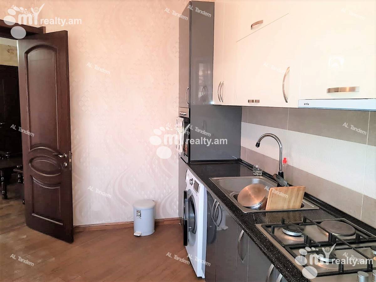 Купить 2 комнатную квартиру Чаренц ул, Центр Ереван, 122693