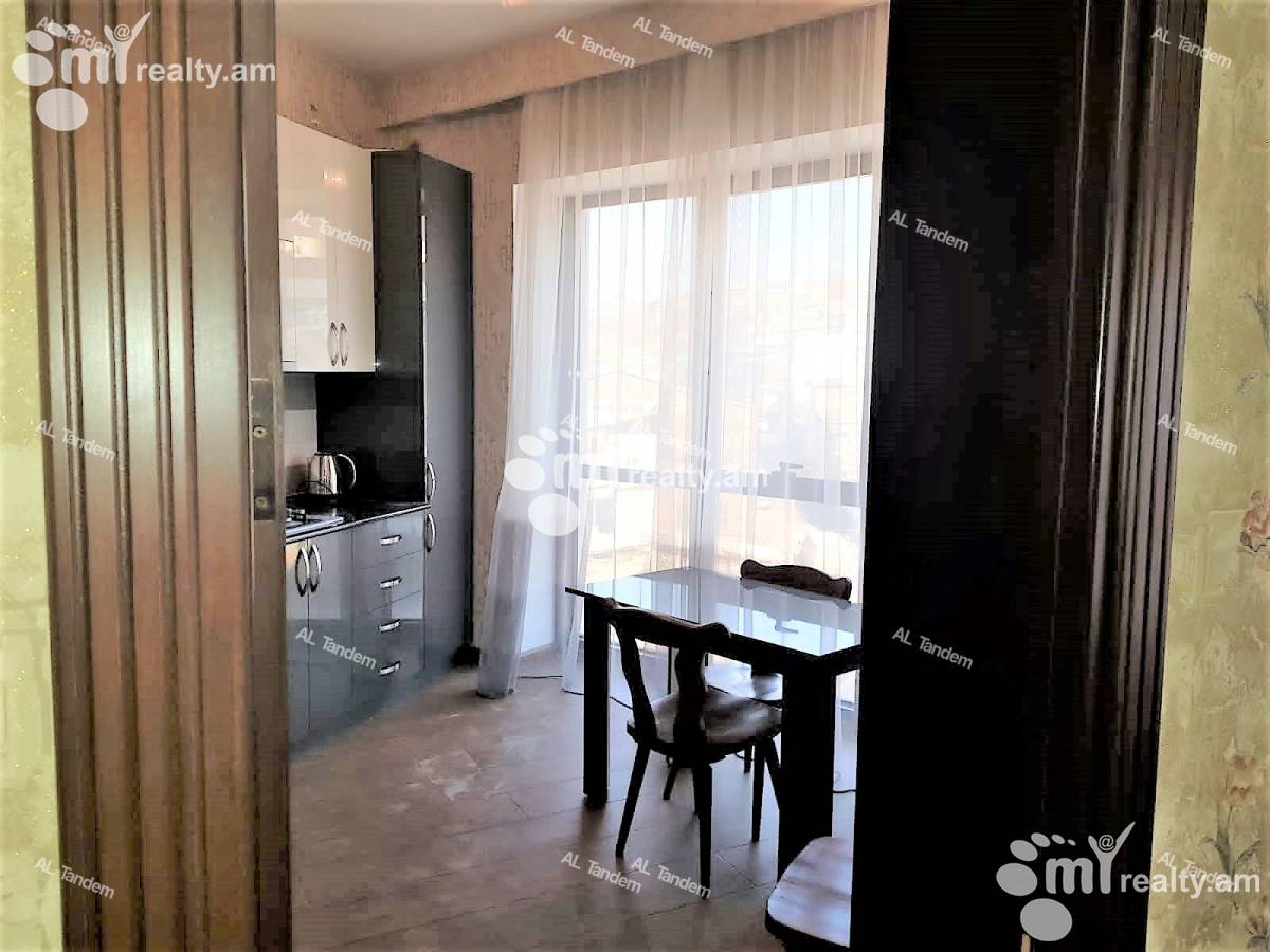 Купить 2 комнатную квартиру Чаренц ул, Центр Ереван, 122693