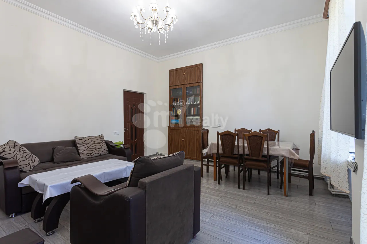 3 bedroom apartment for rent Mashtots Ave, Center Yerevan, 161482