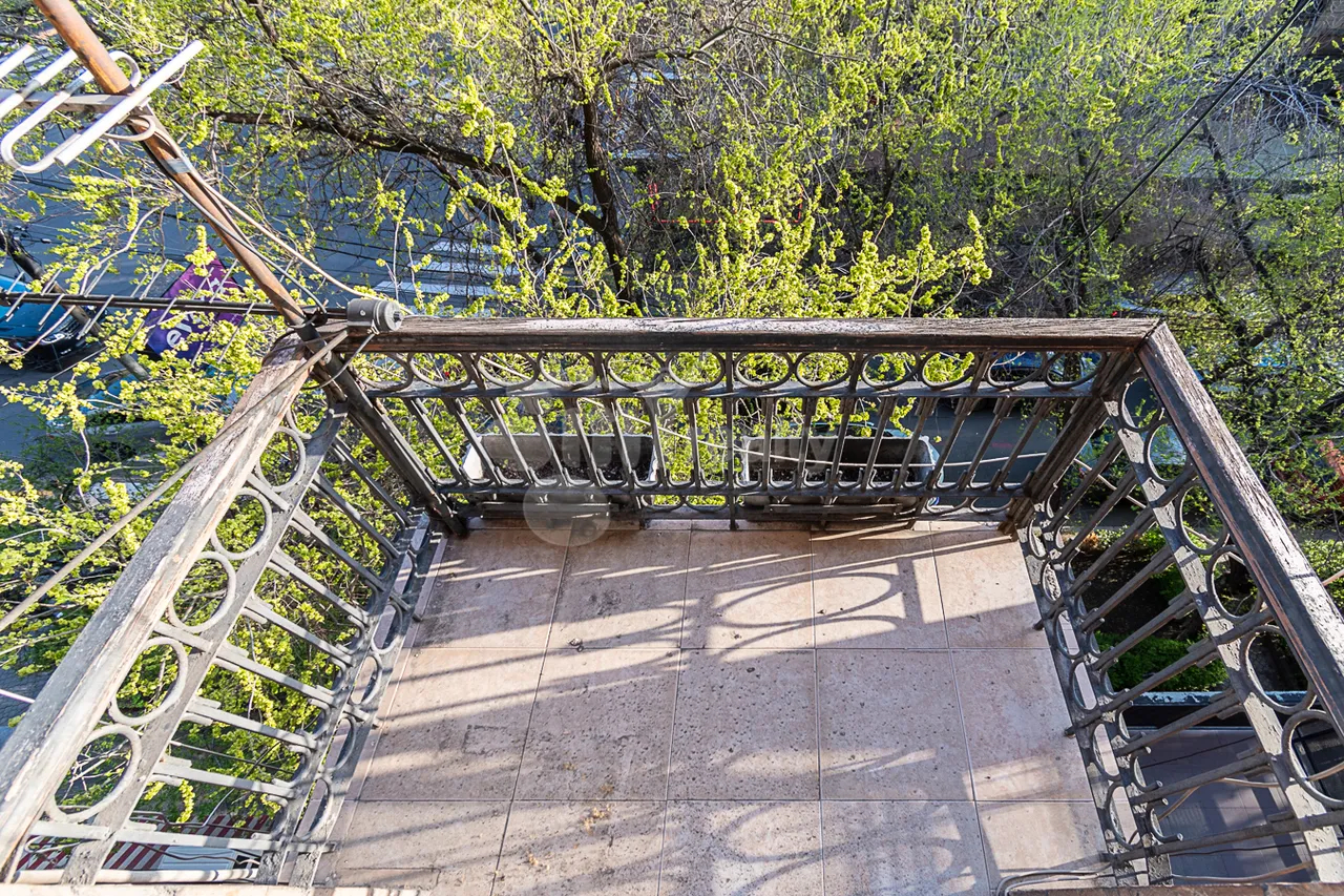 4 bedroom apartment for rent Mashtots Ave, Center Yerevan, 160196
