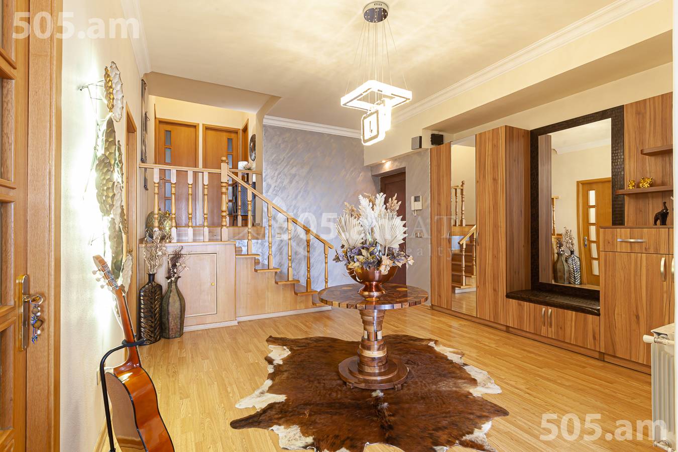 4 bedroom apartment for sale Antarayin St, Center Yerevan, 156024