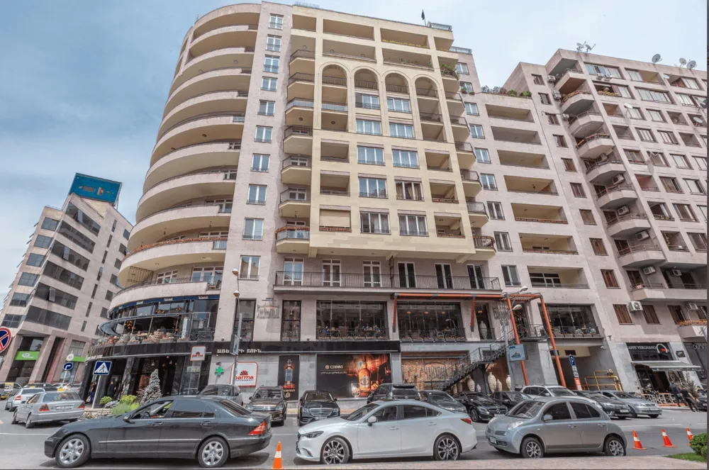 norakaruyc-bnakaran/3-senyakanoc/Northern+%28Hyusisayin%29++Ave/Center/Yerevan