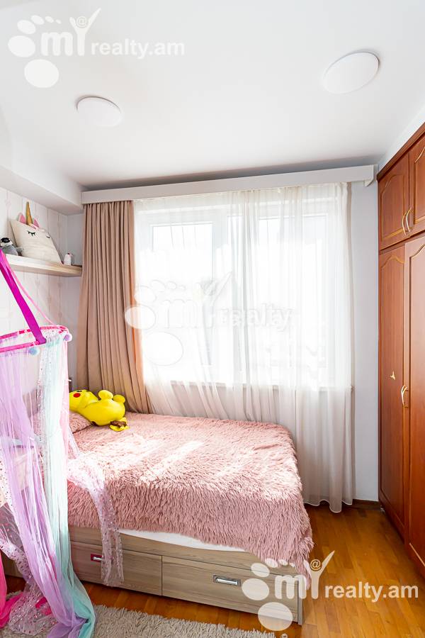 3 bedroom apartment for sale خیابان ا. کاخاتریان, عربگیر ایروان, 153718