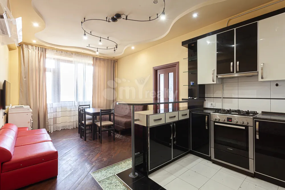 varcov-bnakaran-norakaruycum/2-senyakanoc/Argishti+St/Center/Yerevan