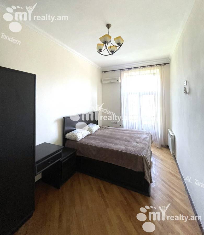 3 bedroom apartment for rent Hanrapetutyan St, Center Yerevan, 152858