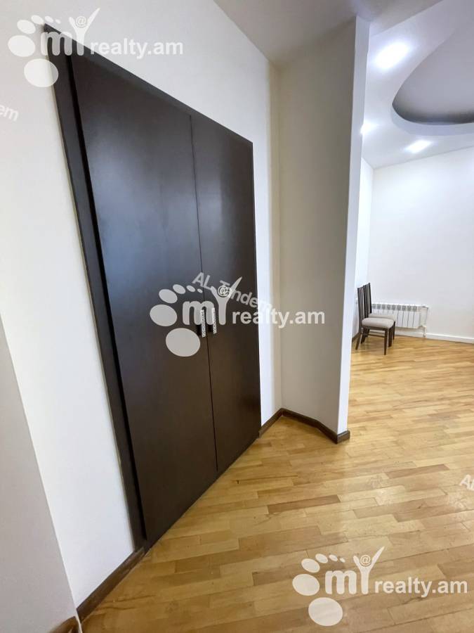 3 bedroom apartment for rent Hanrapetutyan St, Center Yerevan, 152858