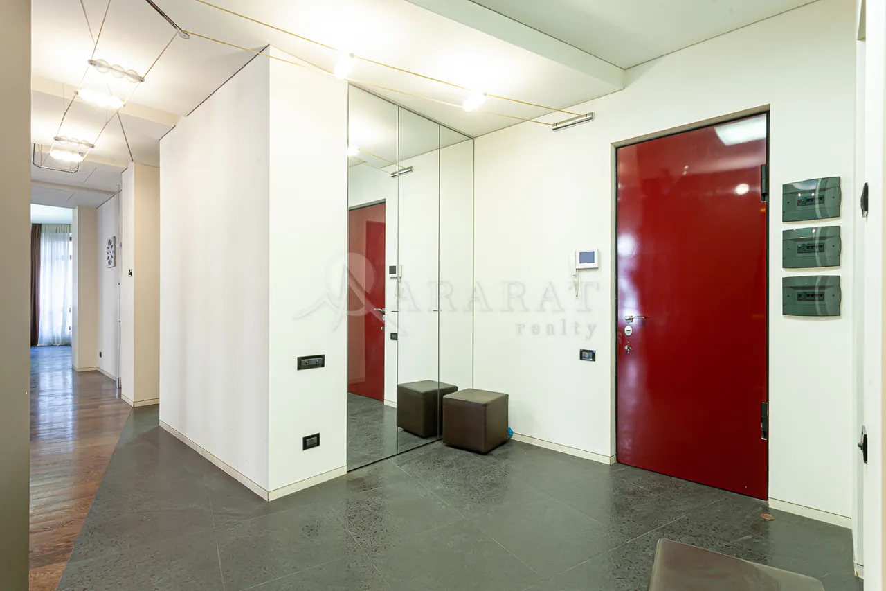 4 bedroom apartment for sale Northern(Hyusisayin)  Ave, Center Yerevan, 157216