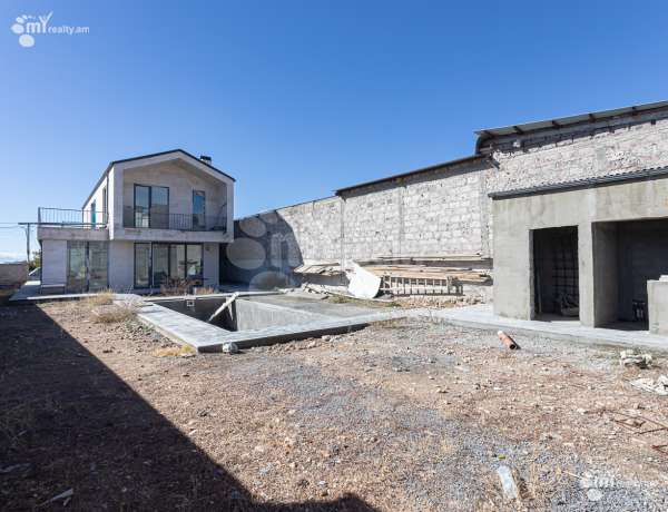 arandznatun-vacharq-Yerevan-Nor-Nork