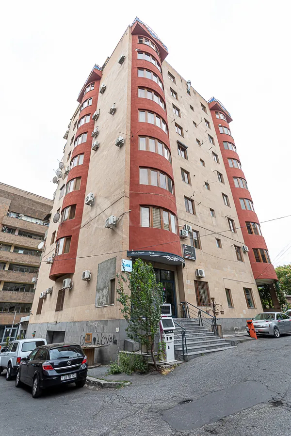 4 սենյականոց բնակարան  Վարդանանց փող, Կենտրոն Երևան, 157557