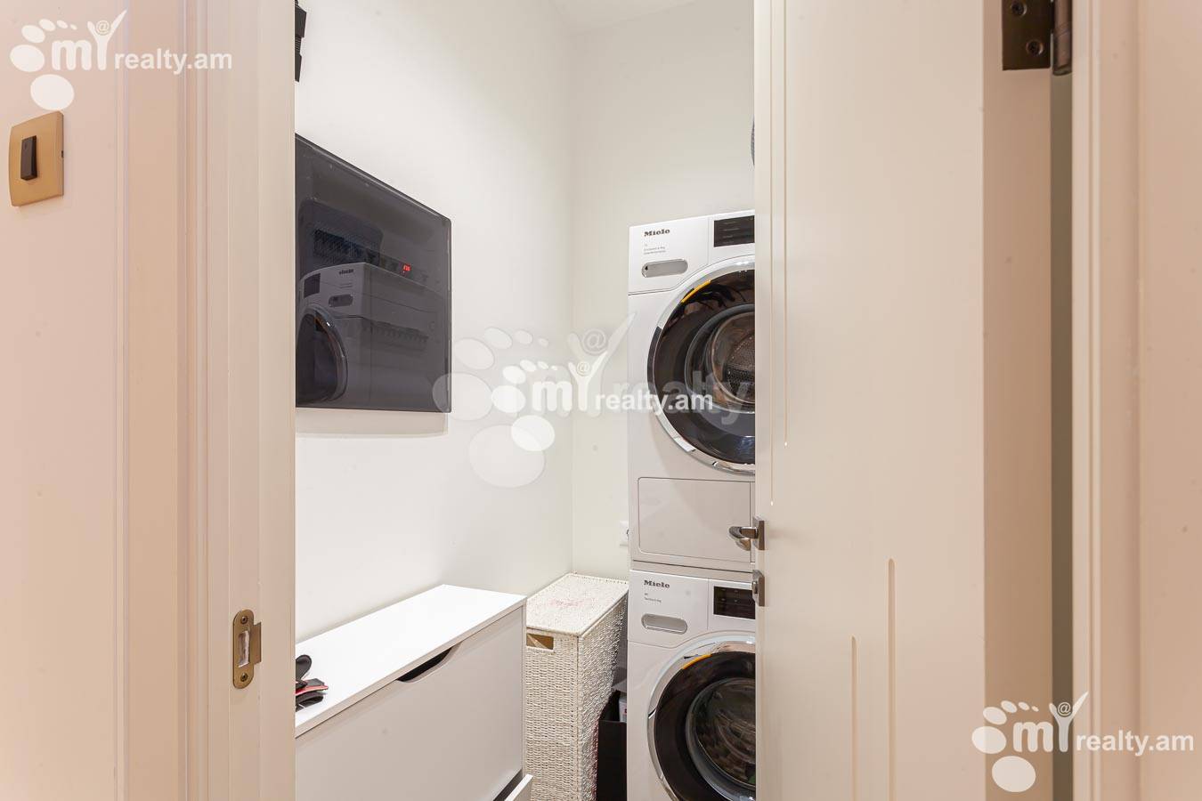 4 bedroom apartment for rent خیابان بوزند, مرکز شهر ایروان, 155158