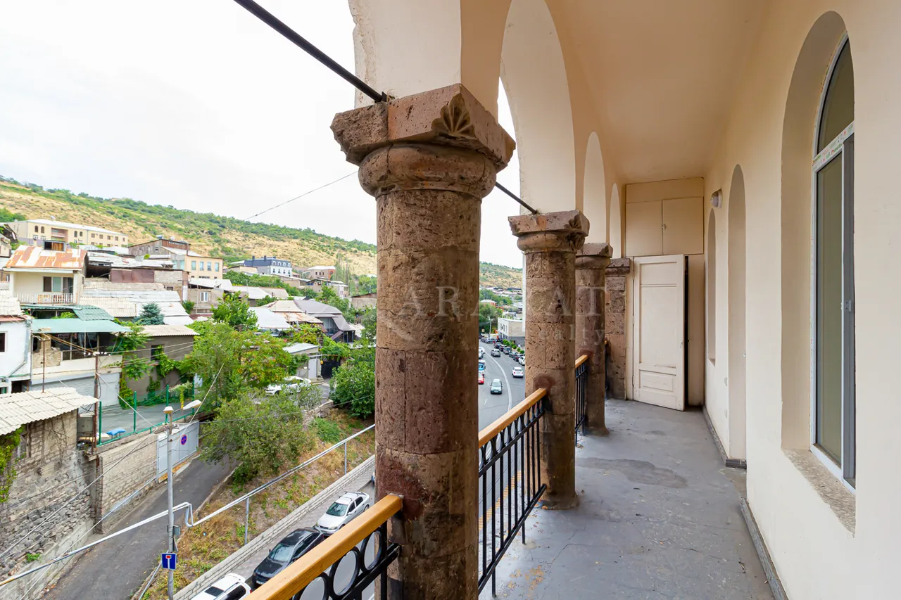 3 bedroom apartment for sale Charents St, Center Yerevan, 157411