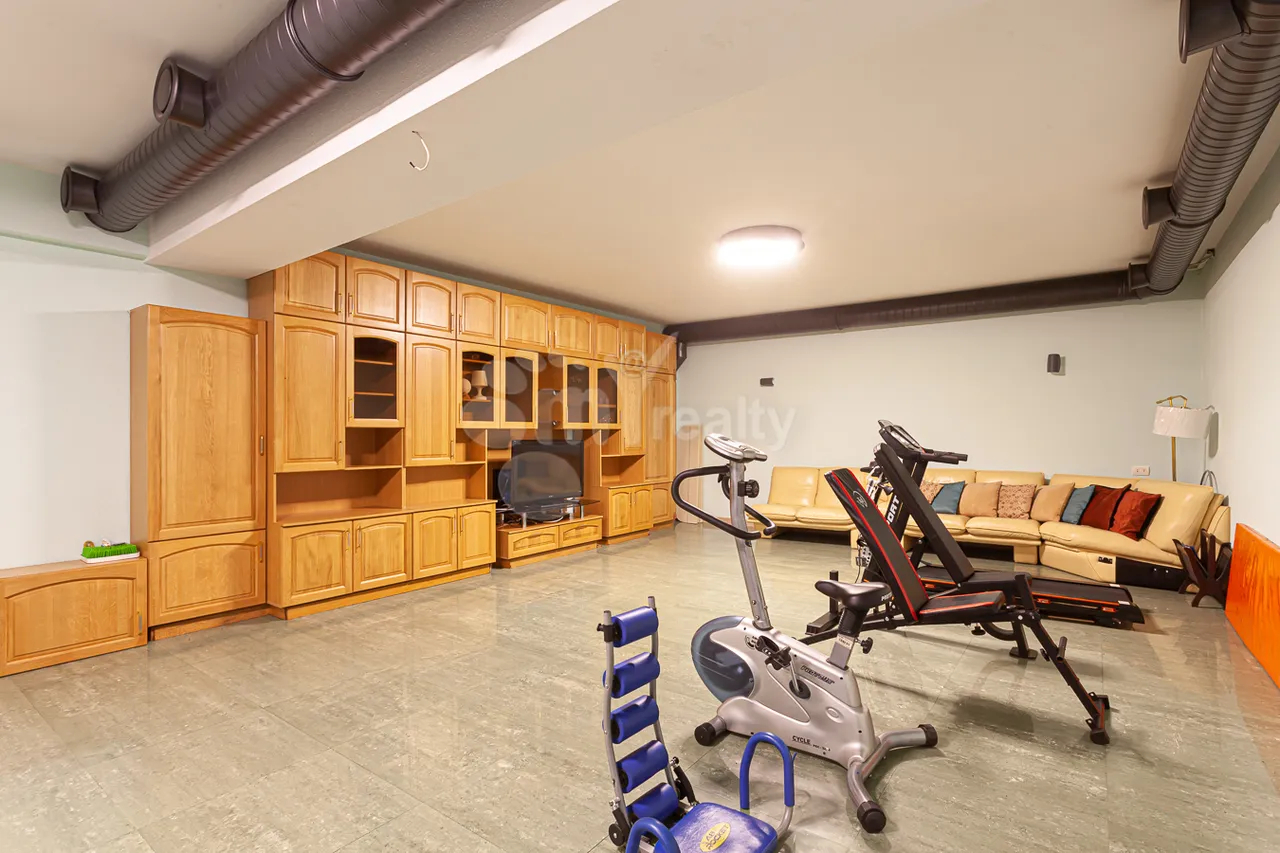 4 bedroom apartment for sale A.Manukyan St, Center Yerevan, 161690