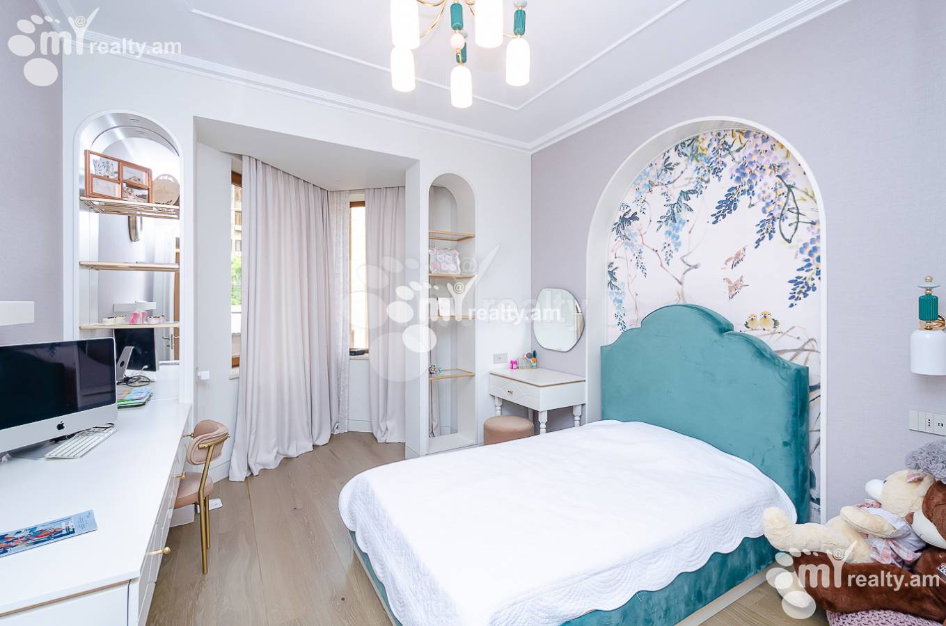 3 bedroom apartment for sale Aram St, Center Yerevan, 149923