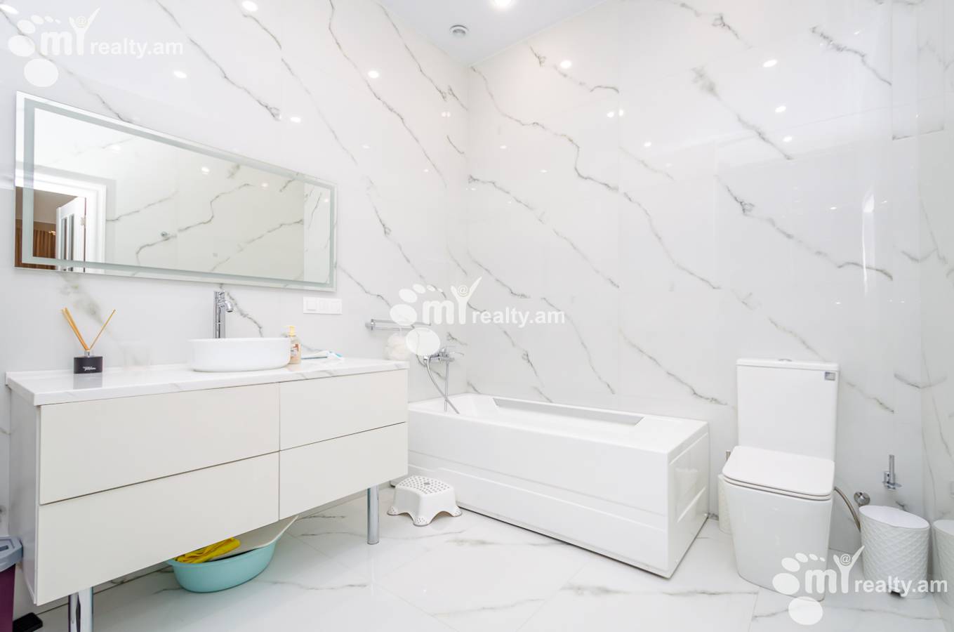 3 bedroom apartment for sale Nalbandyan St, Center Yerevan, 152843