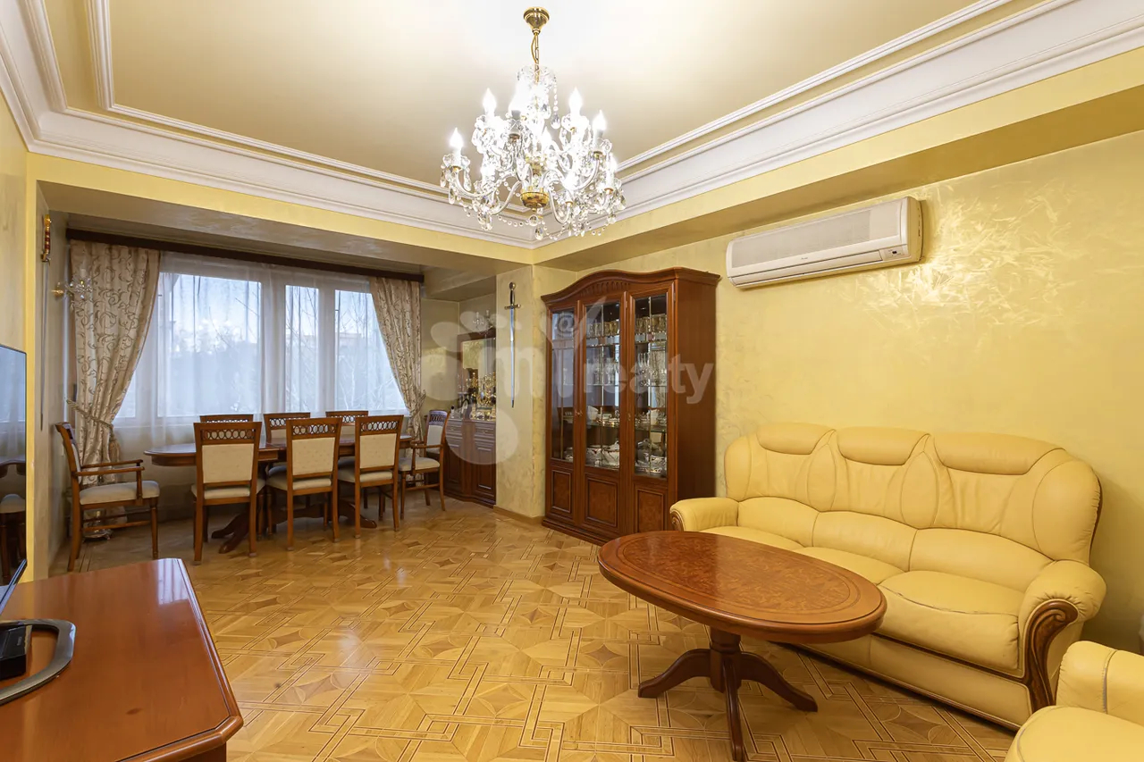 3 bedroom apartment for sale Hanrapetutyan St, Center Yerevan, 159749