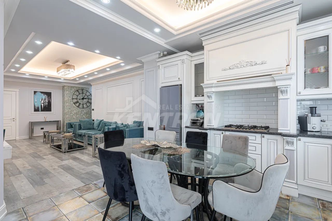 Снять 4 комнатную квартиру Арам ул, Центр Ереван, 159395