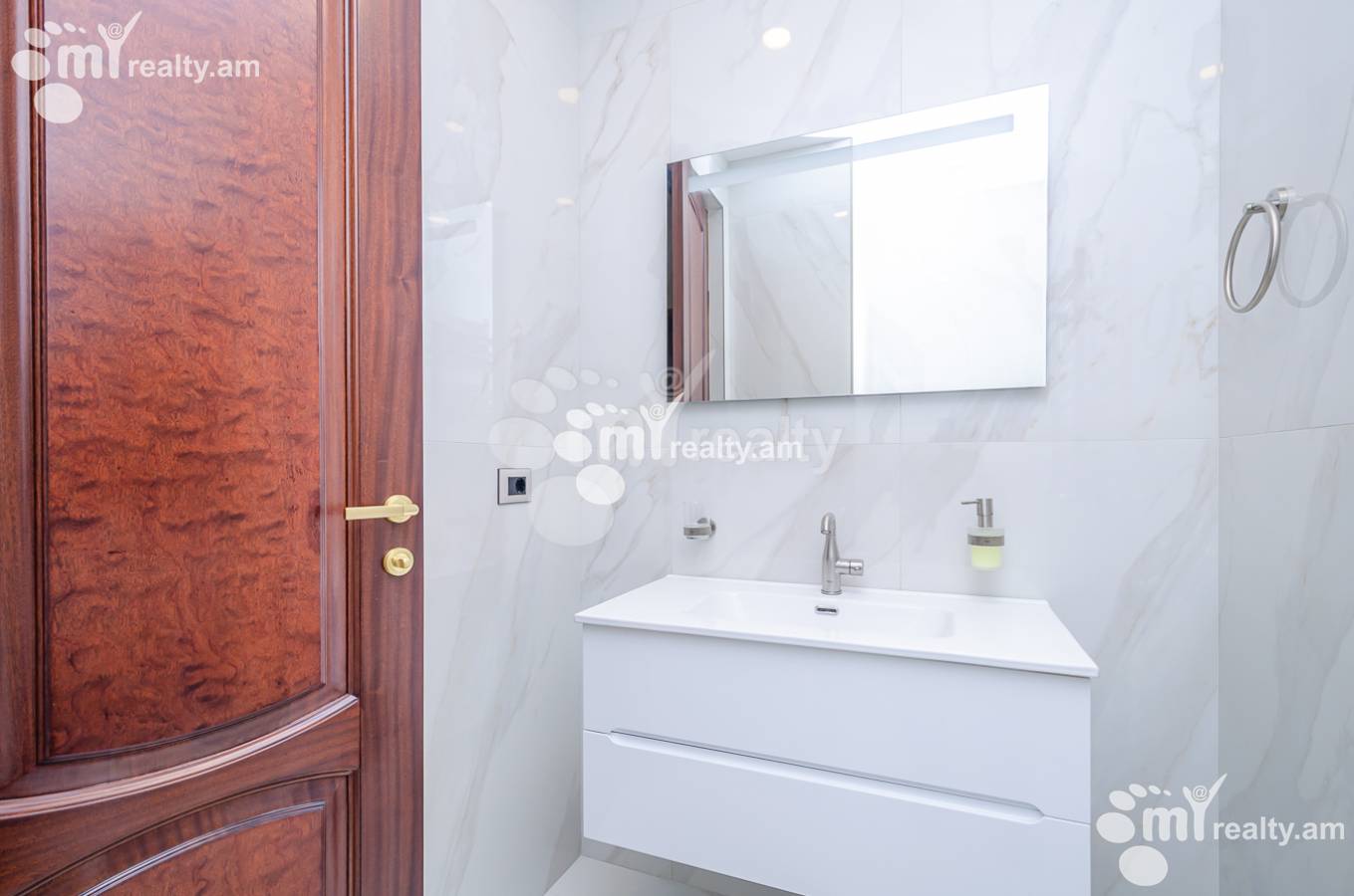 4 bedroom apartment for rent Moskovyan St, Center Yerevan, 153412