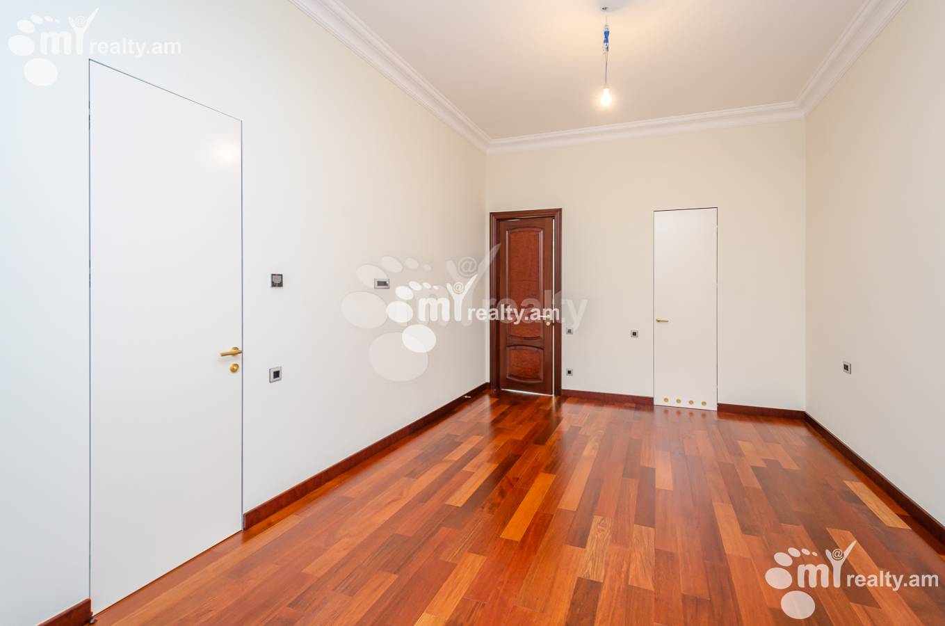 4 bedroom apartment for rent Moskovyan St, Center Yerevan, 153412