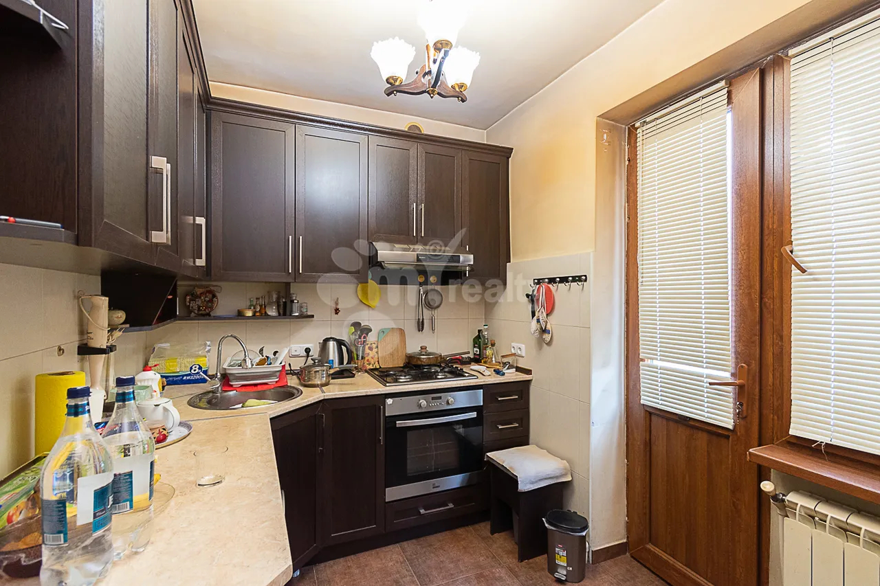 3 bedroom apartment for sale خیابان واهر. پاپازیان, عربگیر ایروان, 158561