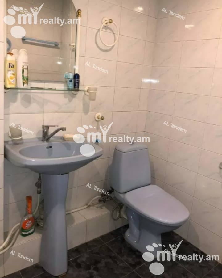 Купить 3 комнатную квартиру Маштоца пр, Центр Ереван, 124206