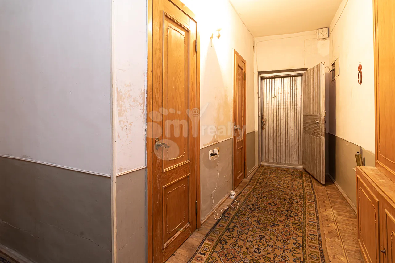 2 սենյականոց բնակարան  Դ. Դեմիրճյան փող, Կենտրոն Երևան, 158230