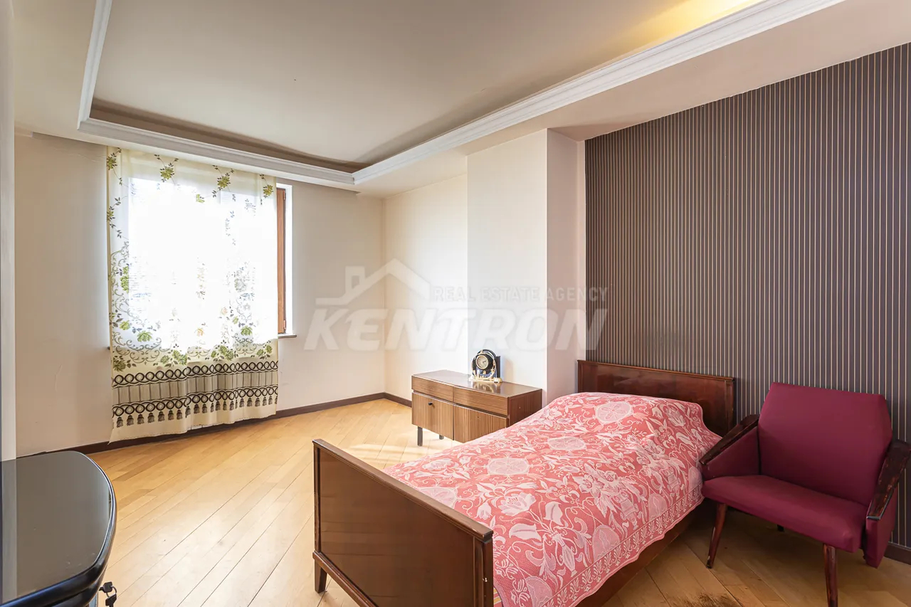3 bedroom apartment for sale Gyulbenkyan St, Arabkir Yerevan, 157208