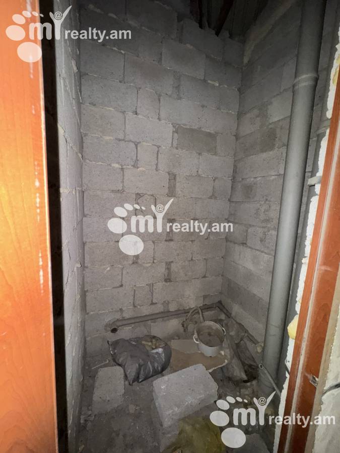 4 bedroom apartment for sale خیابان آنتارایین, مرکز شهر ایروان, 156118