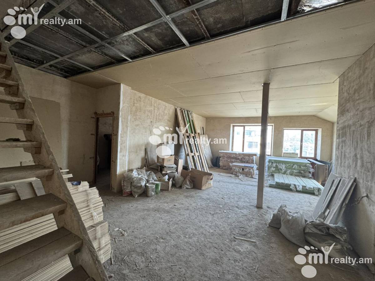 4 bedroom apartment for sale خیابان آنتارایین, مرکز شهر ایروان, 156118