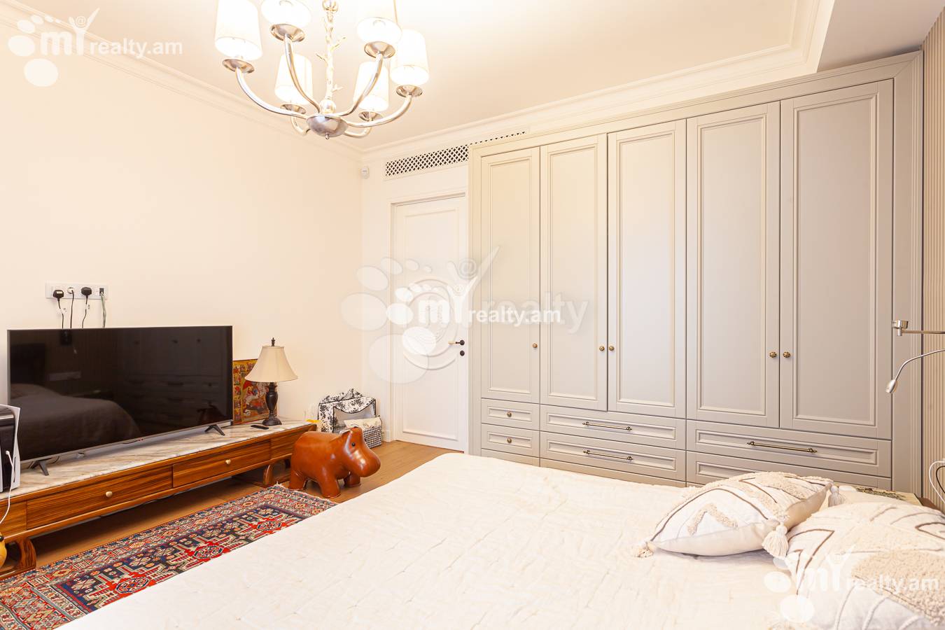 5 bedroom apartment for sale Buzand St, Center Yerevan, 154378