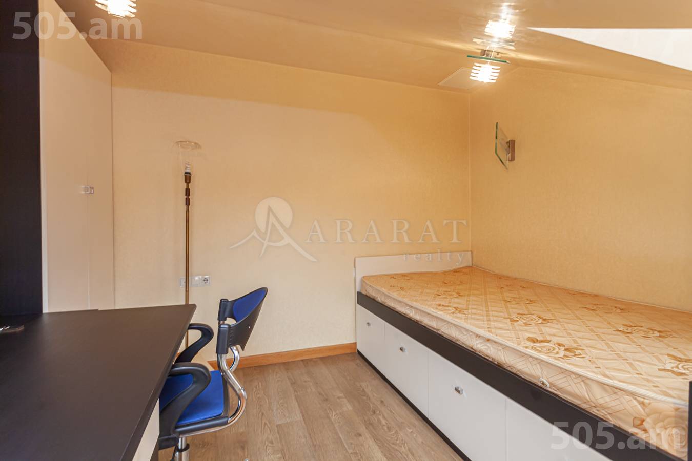 5 bedroom apartment for sale Amiryan St, Center Yerevan, 150344
