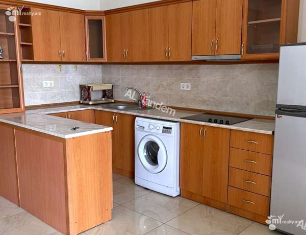 varcov-bnakaran-norakaruycum/2-senyakanoc/Aram+St/Center/Yerevan