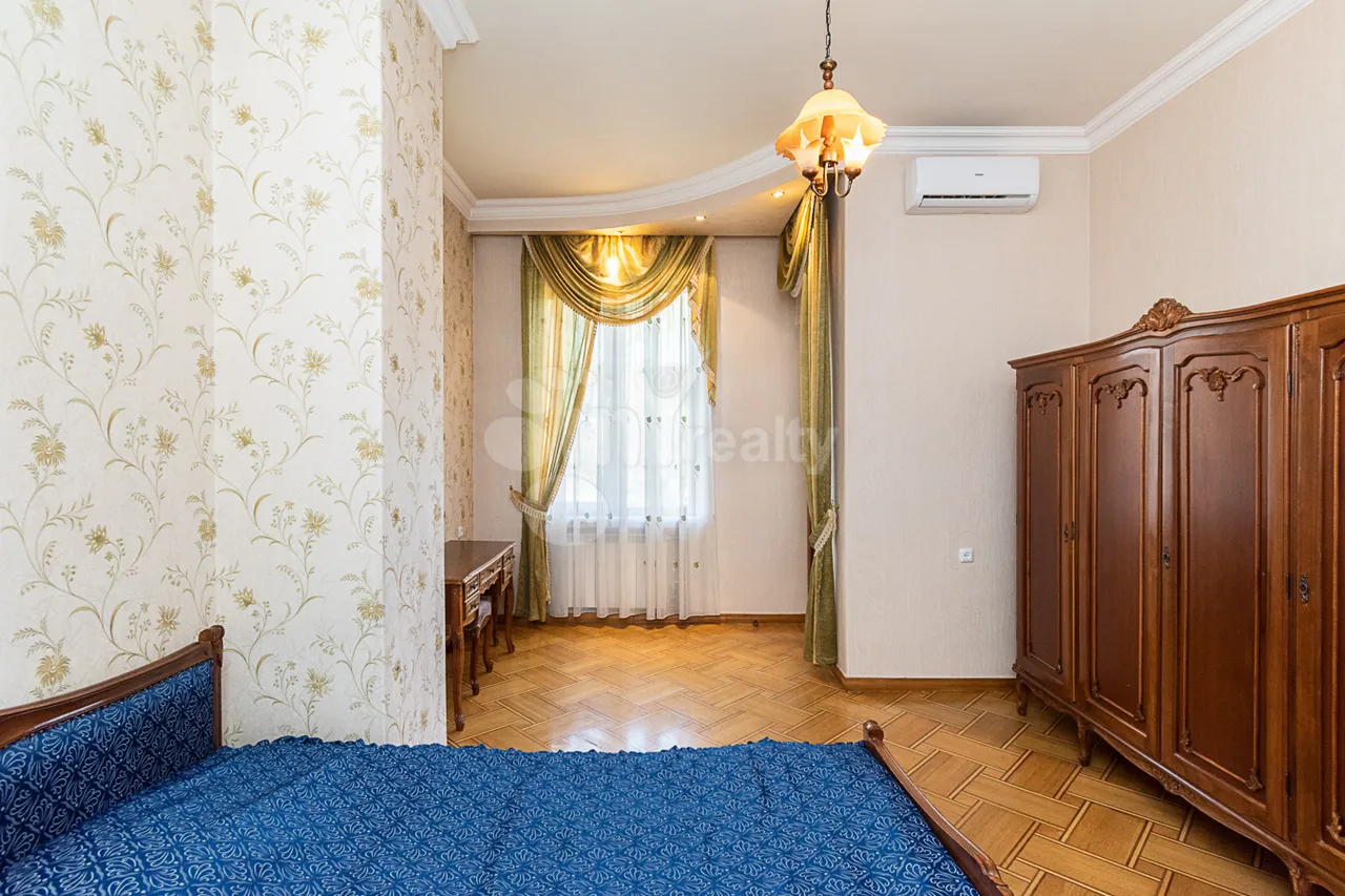 5 bedroom apartment for sale خیابان نعلبندیان, مرکز شهر ایروان, 160686