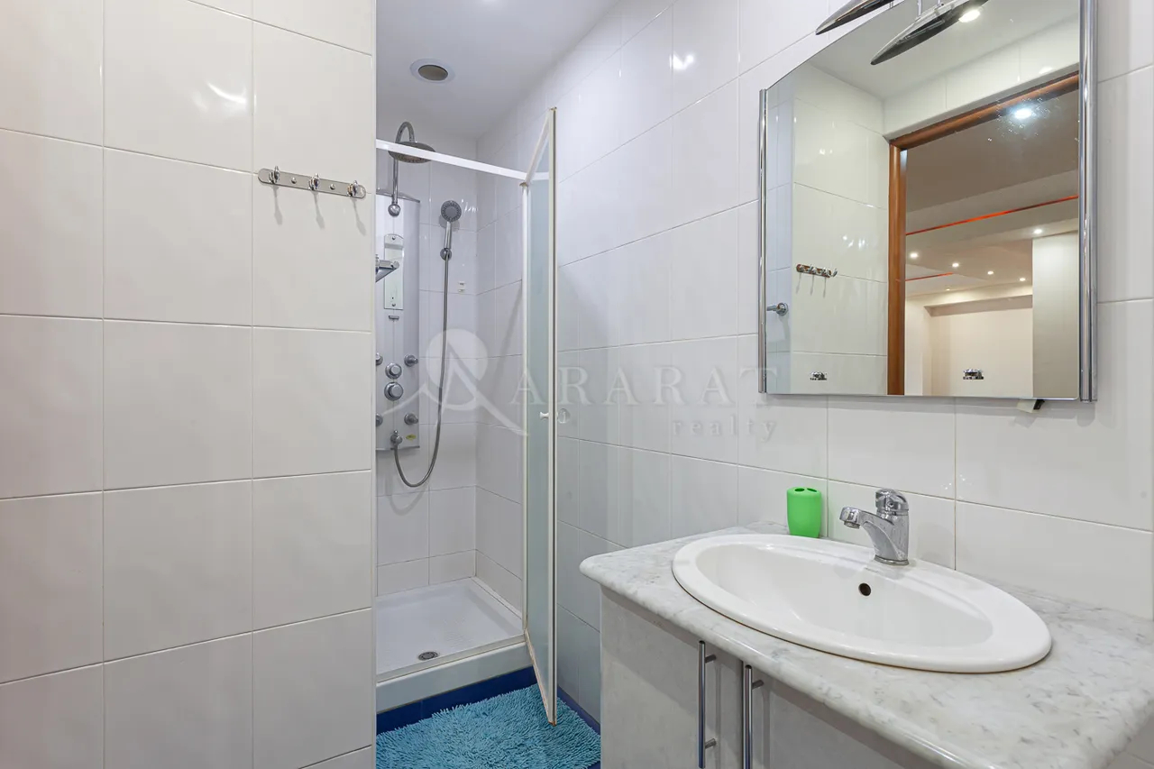 3 bedroom apartment for rent (خیابان نورترن (شمالی, مرکز شهر ایروان, 159094