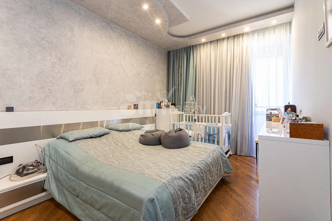 3 bedroom apartment for sale rue d'Amiryan, Center Yerevan, 160794