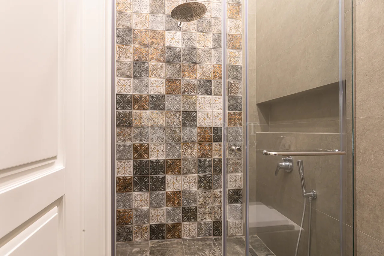 Снять 4 комнатную квартиру Арам ул, Центр Ереван, 159396