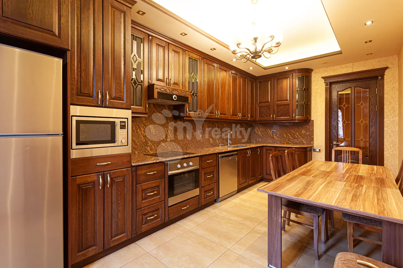 4 bedroom apartment for rent Vardanants St, Center Yerevan, 161364