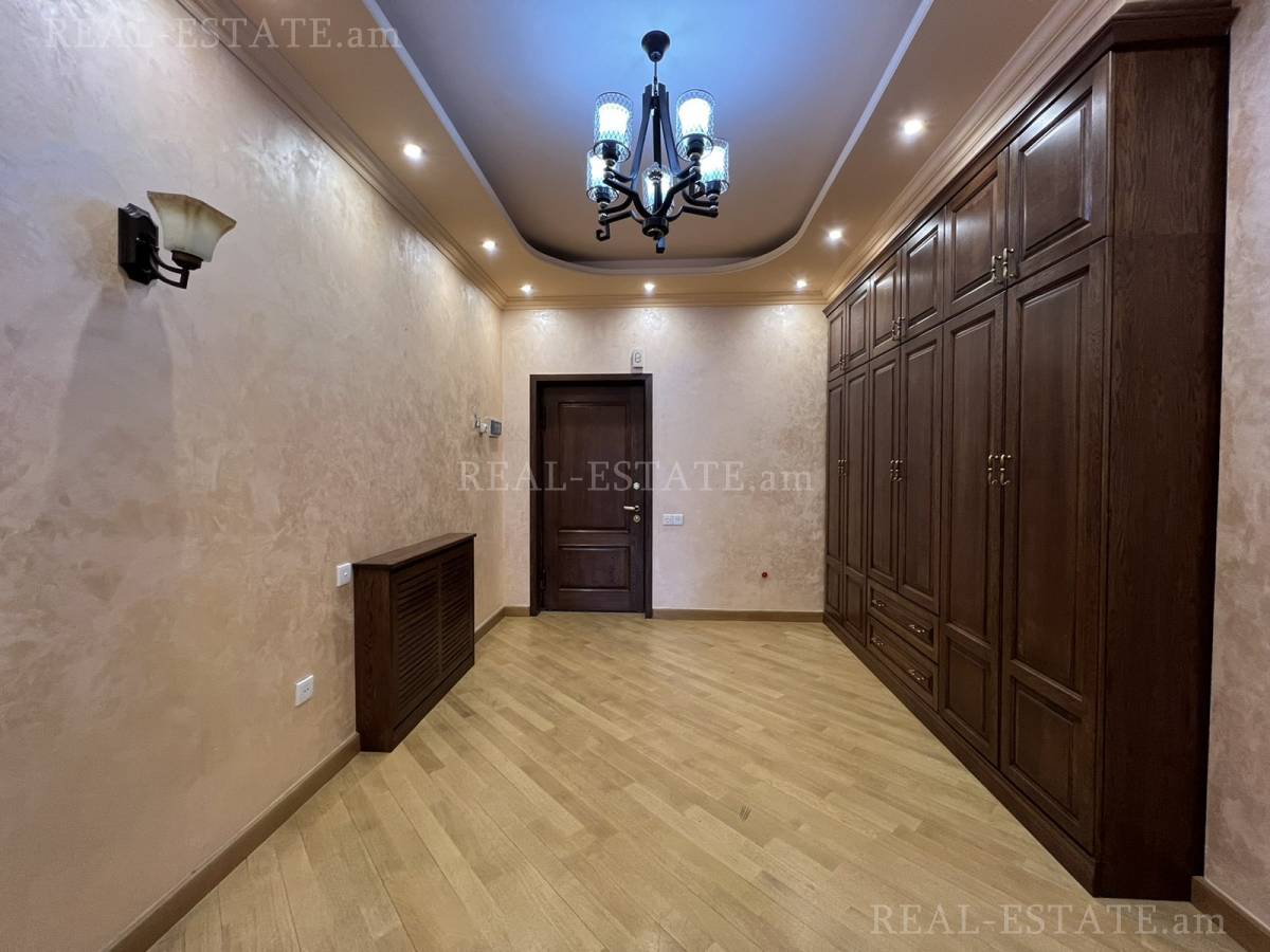 3 bedroom apartment for rent Sayat-Nova Ave, Center Yerevan, 126506