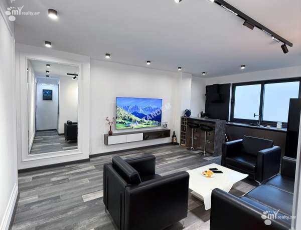 kupit-kvartiru/3-komnatnaya/Leningradyan+St/Ajapnyak/Yerevan