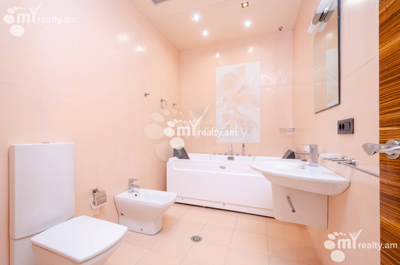 4 bedroom apartment for rent خیابان تِریان, مرکز شهر ایروان, 151280